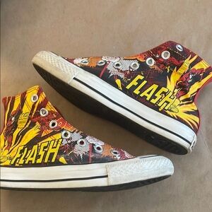 Converse flash dc comic